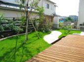 自然石のアプローチ（群馬県前橋市Ｈ様邸）